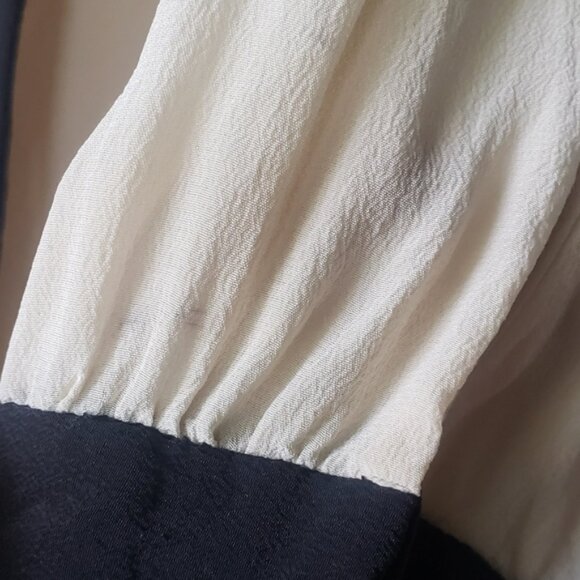 Aritzia Babaton 100 Silk  ream and Bla k Womens Top - Picture 10 of 11